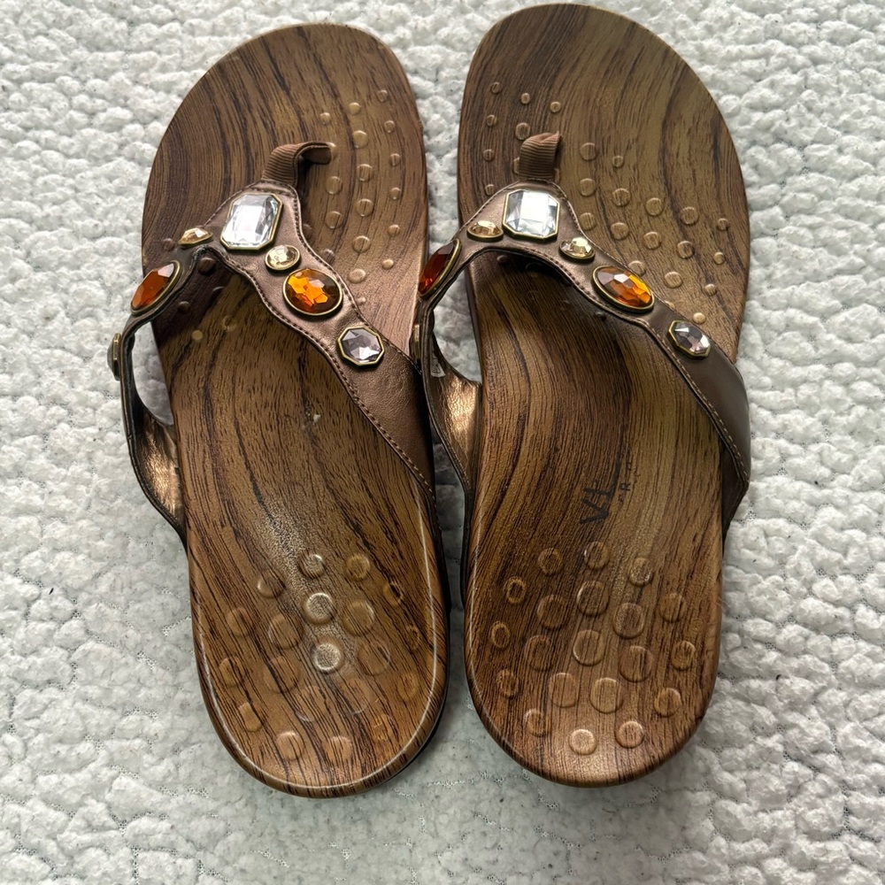 Vionic Rest Eve Embellished Thong Sandals size 8 bronze metallic